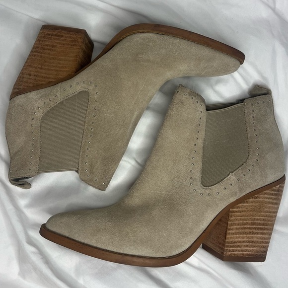 Marc Fisher Tan Ankle Boots with Pointed Toe and Stacked Heel - Picture 2 of 7